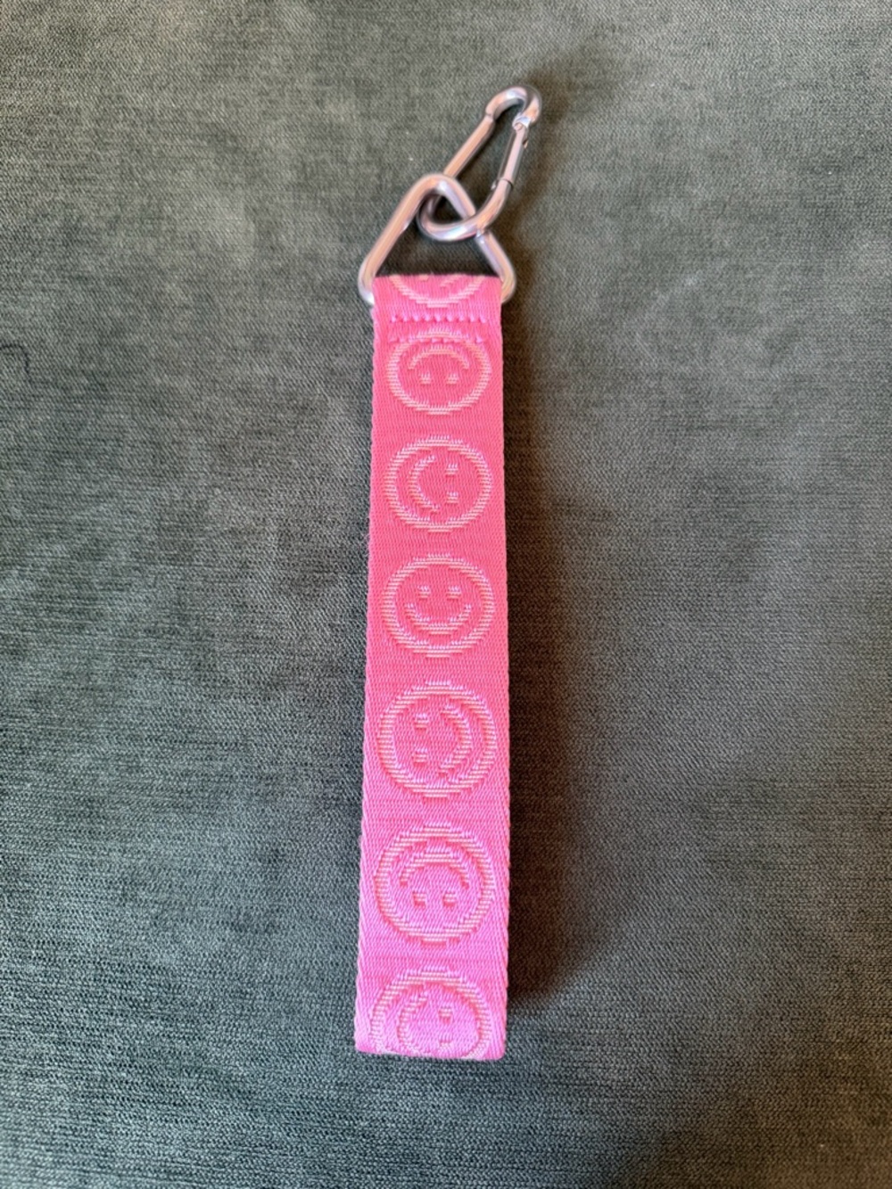 Baggu Smiley Keychain - Picture 2 of 2